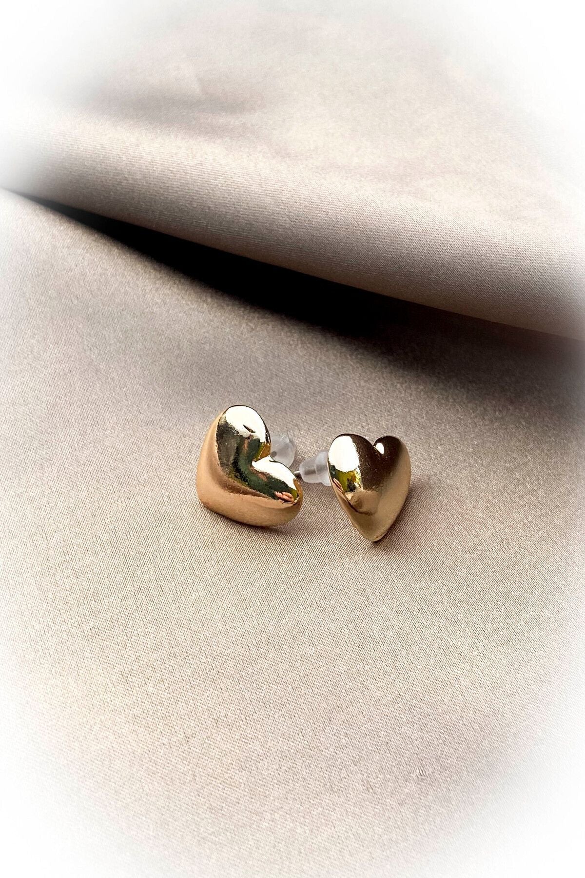 Kararmaz Kalp Küpe Orta Boy