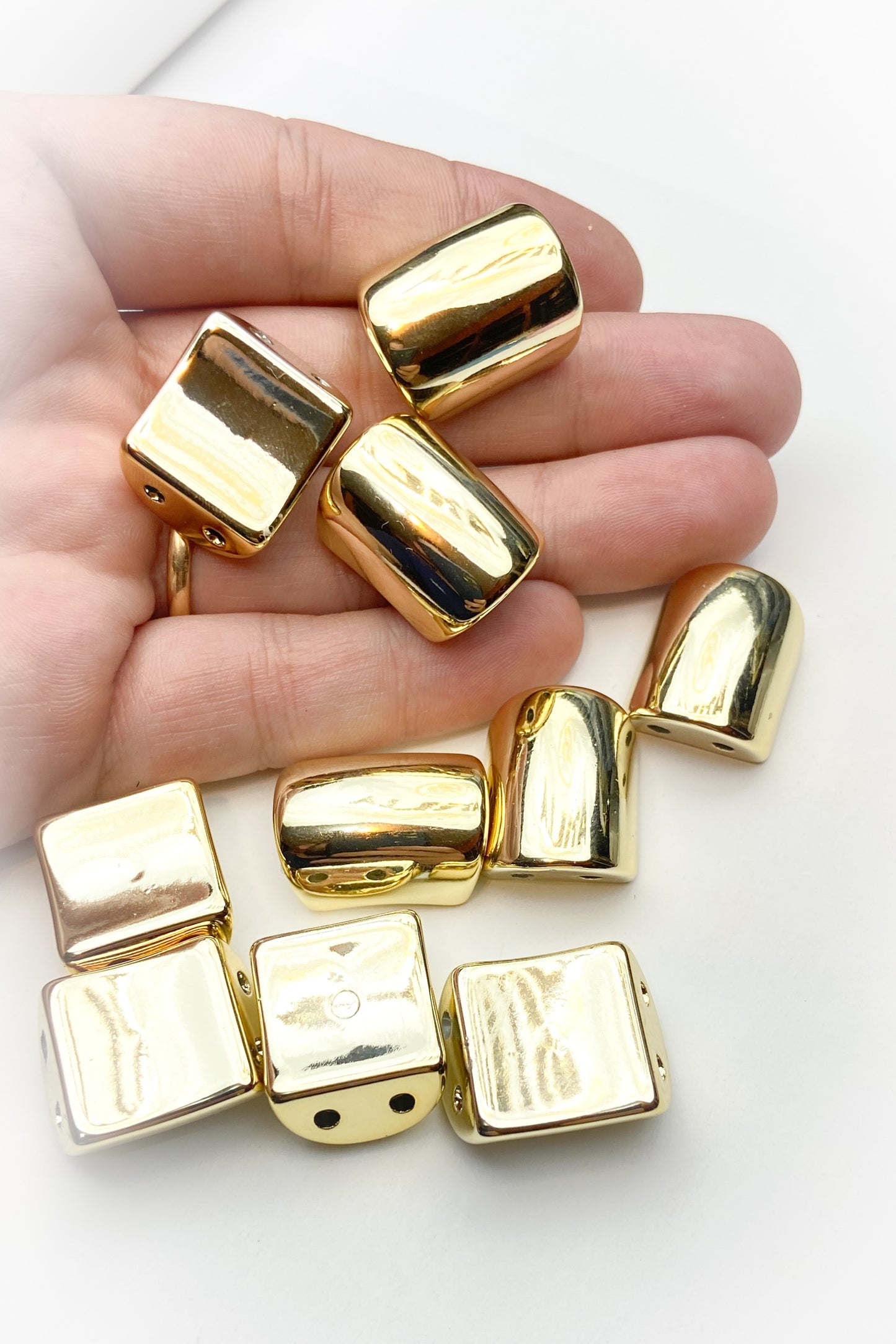 Gold Renk Kare Aparat Boncuk