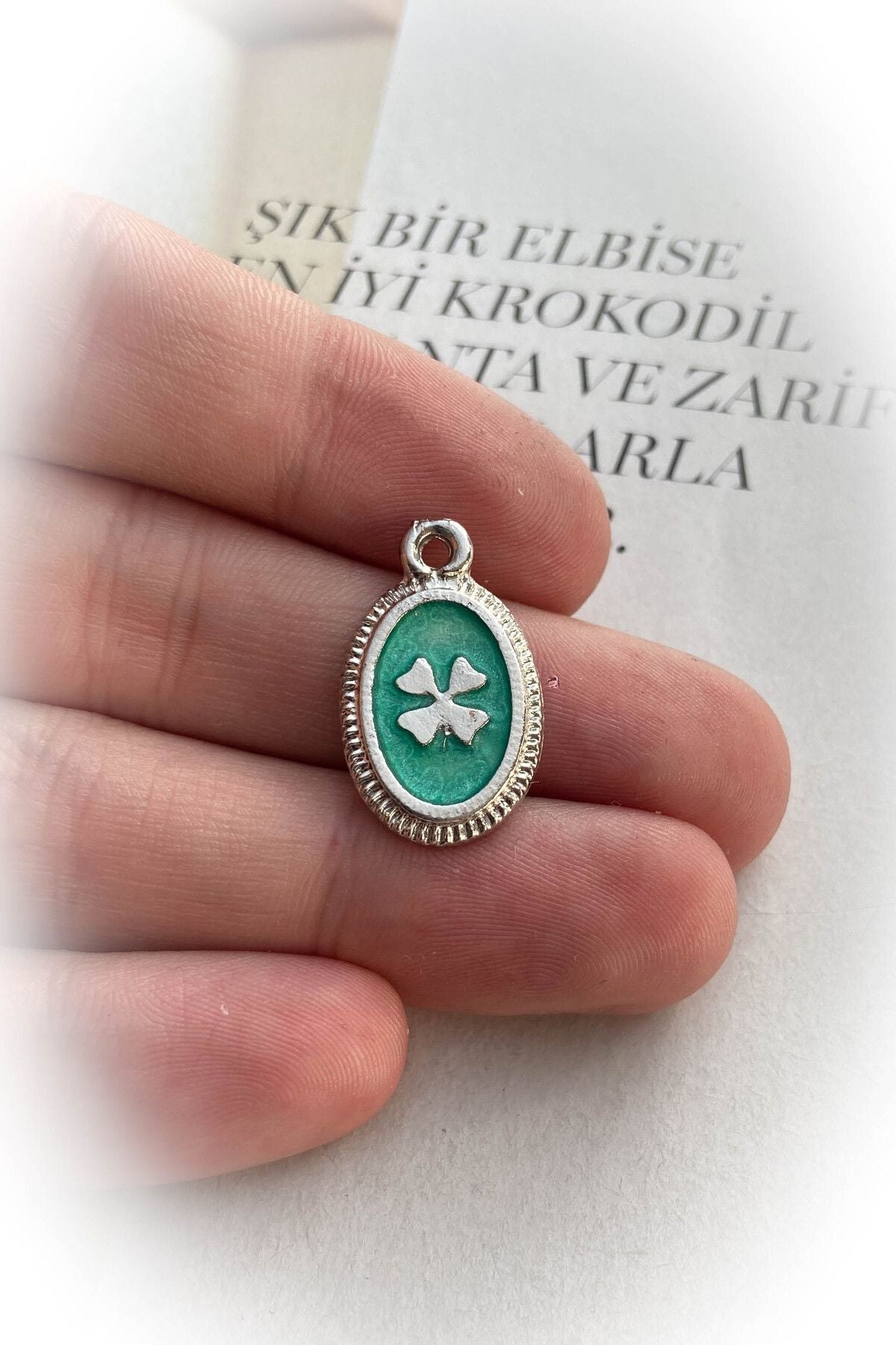 Mineli Elips Yonca Kolye Ucu / Yeşil / Rodyum Kaplama