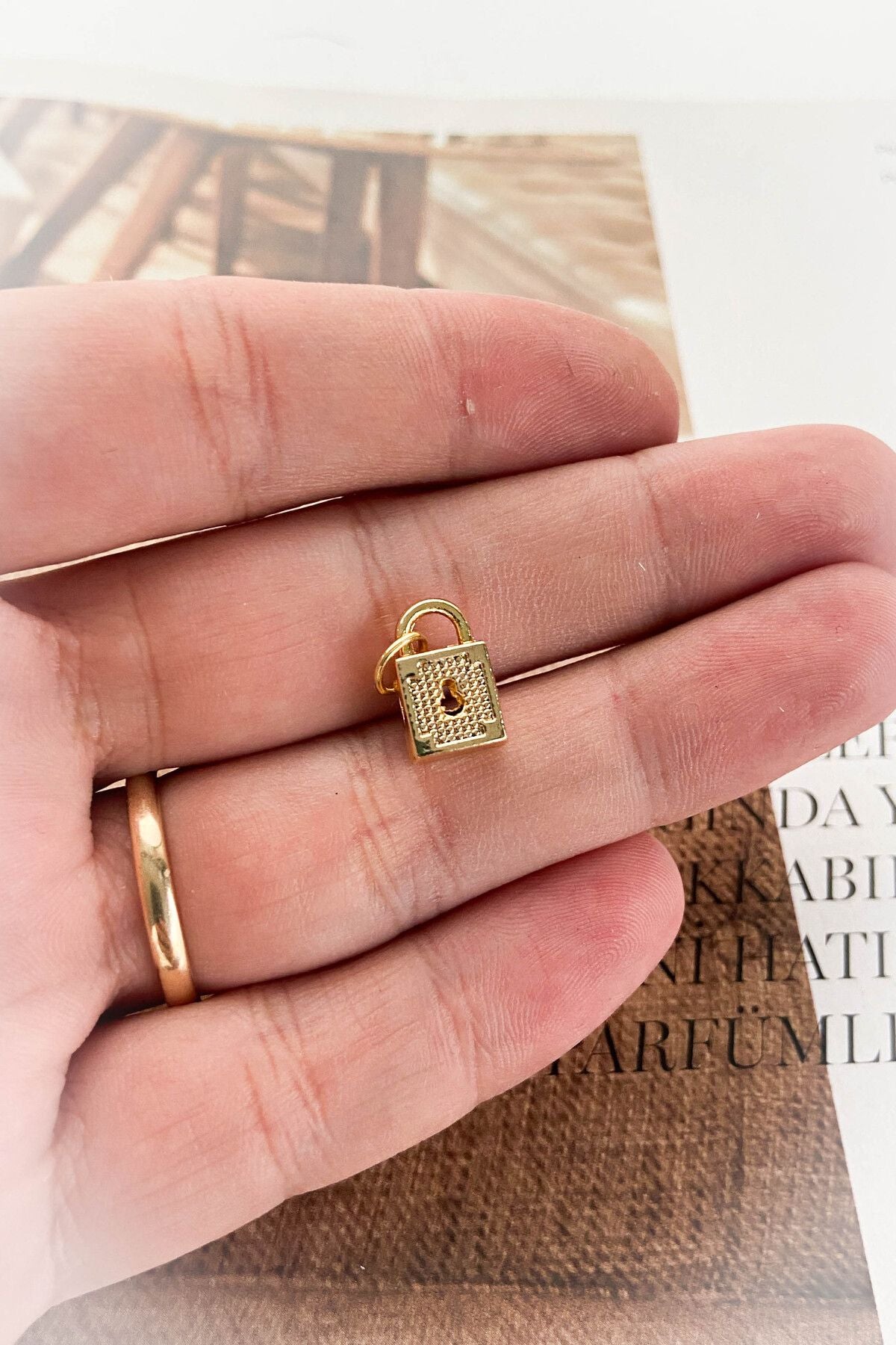 Altın Kaplama Kilit Model Kolye Ucu