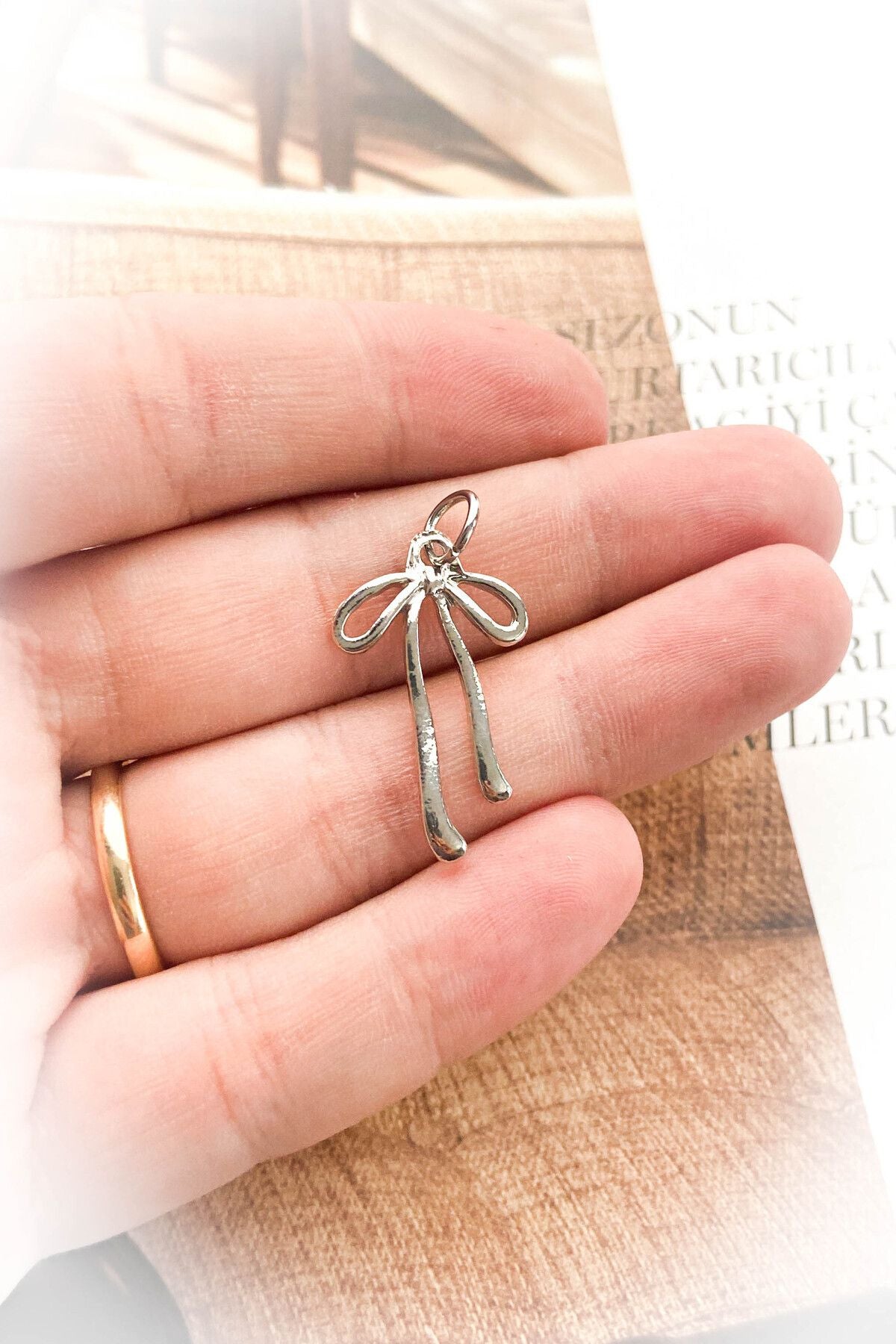 Rodyum Kaplama Fiyonk Model Kolye Ucu