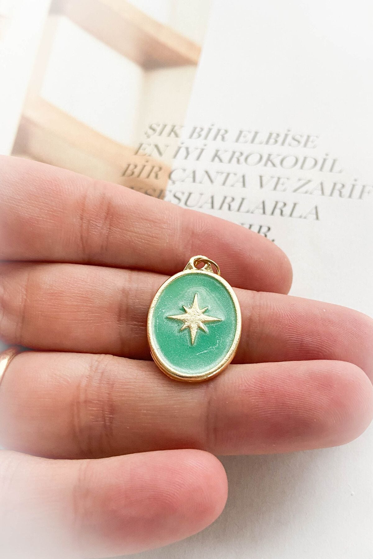 Yeşil Mineli Madalyon Kutup Yıldızı Altın Kaplama