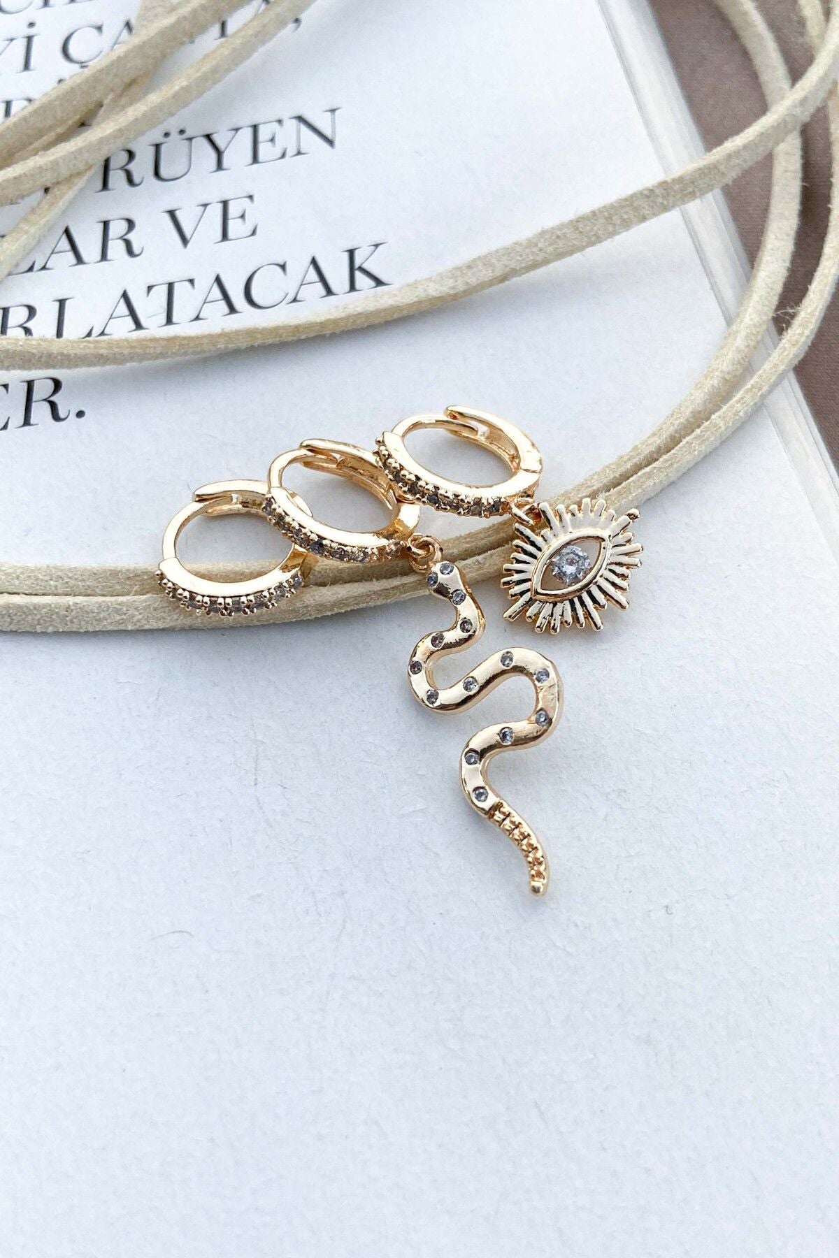 Çelik 3lü Kararmaz Altın Renk Küpe Seti