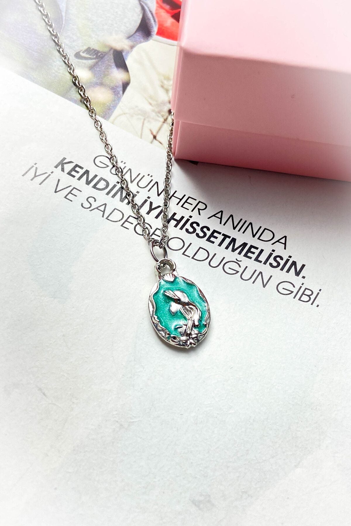 Çelik Gümüş Renk Yeşil Mineli İnce Zincir Deniz Kızı Çelik Kolye