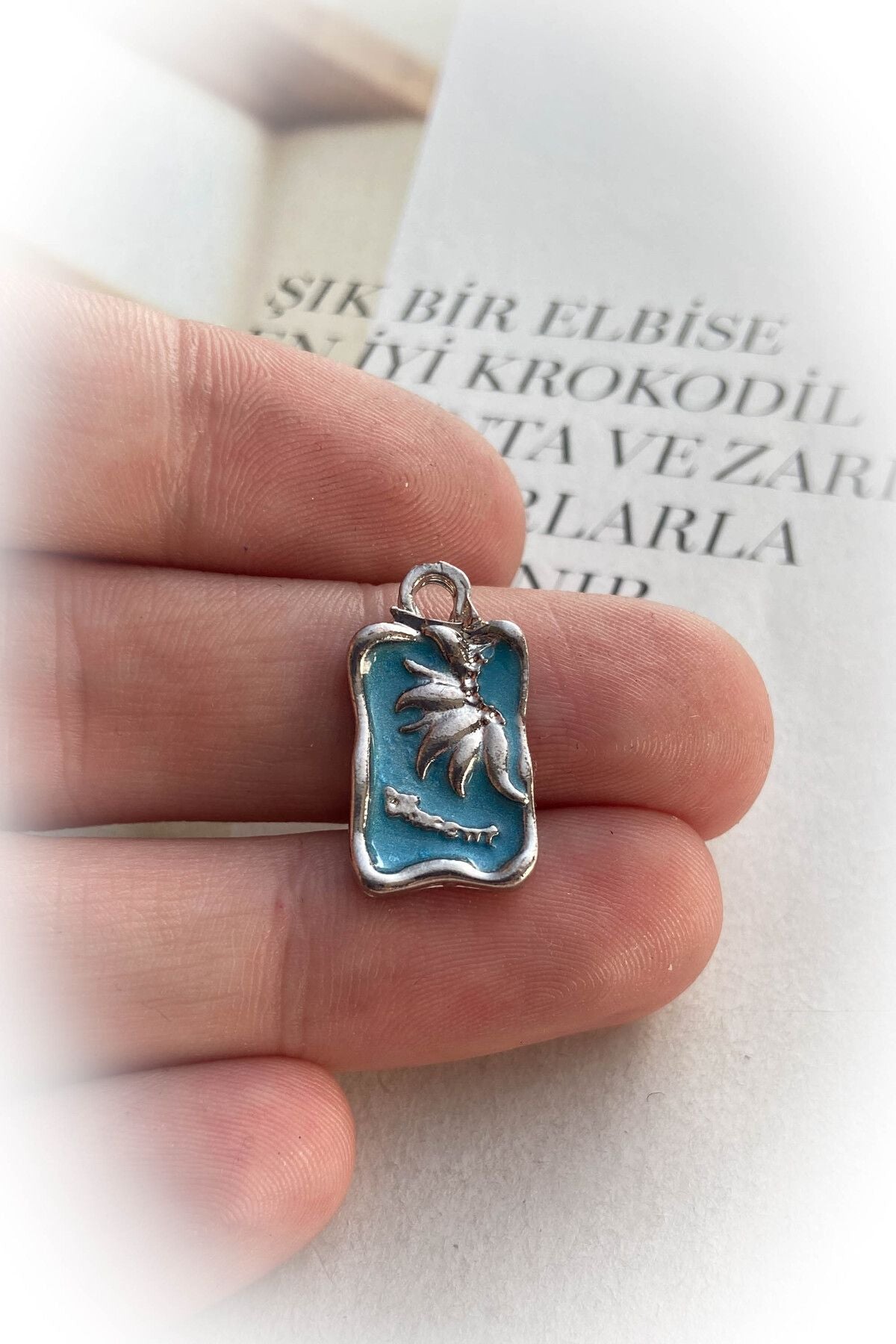 Mineli  Vincent Kolye Ucu / Mavi / Rodyum Kaplama