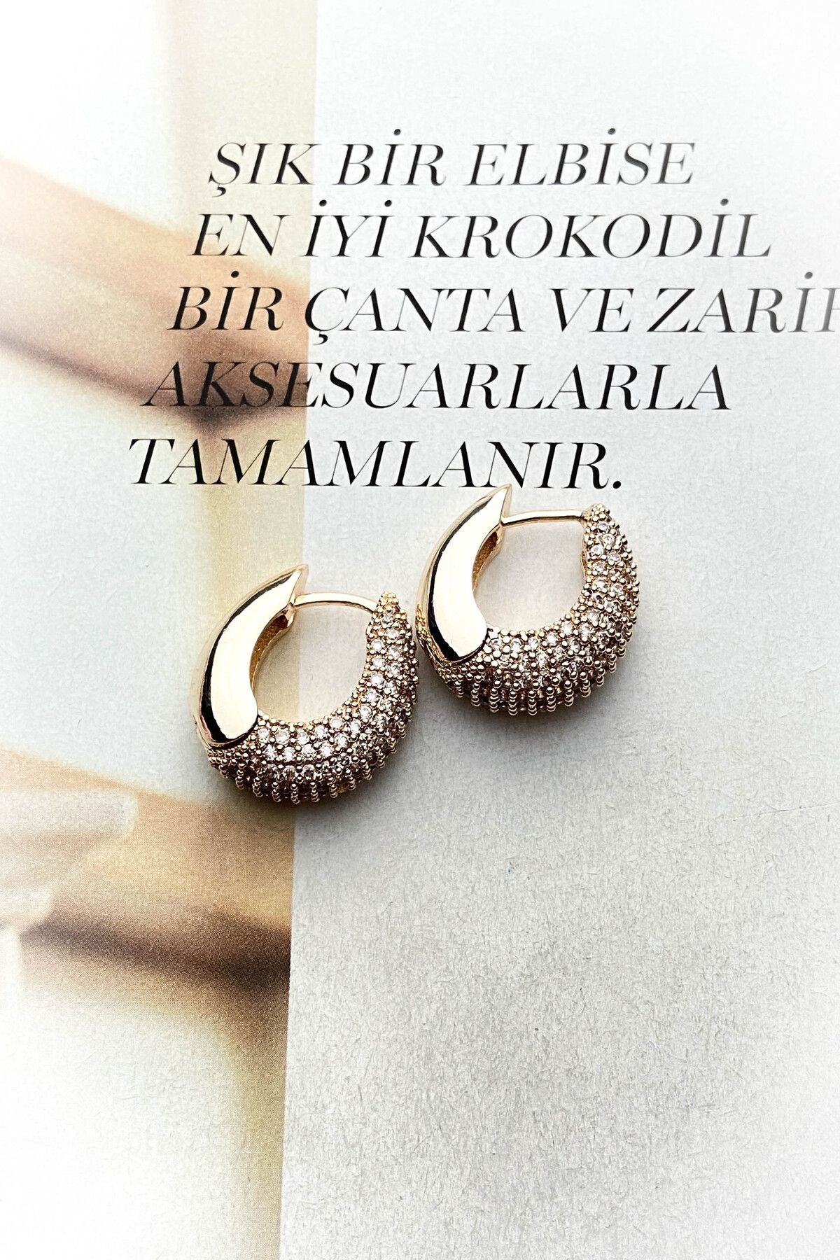 Çelik Altın Renk Model Zirkon Taşlı Küpe