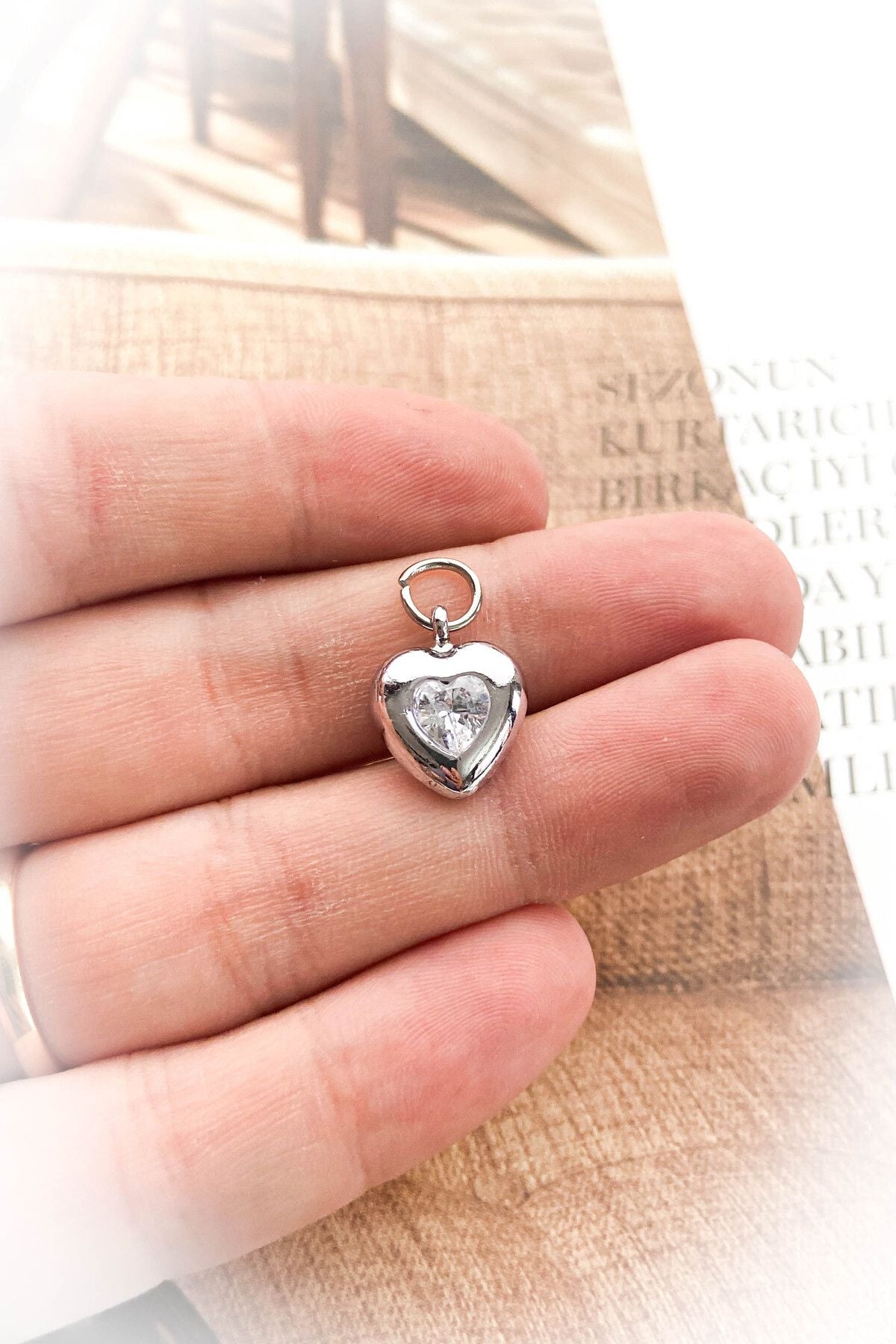 Rodyum Kaplama Taşlı Kalp Kolye Ucu