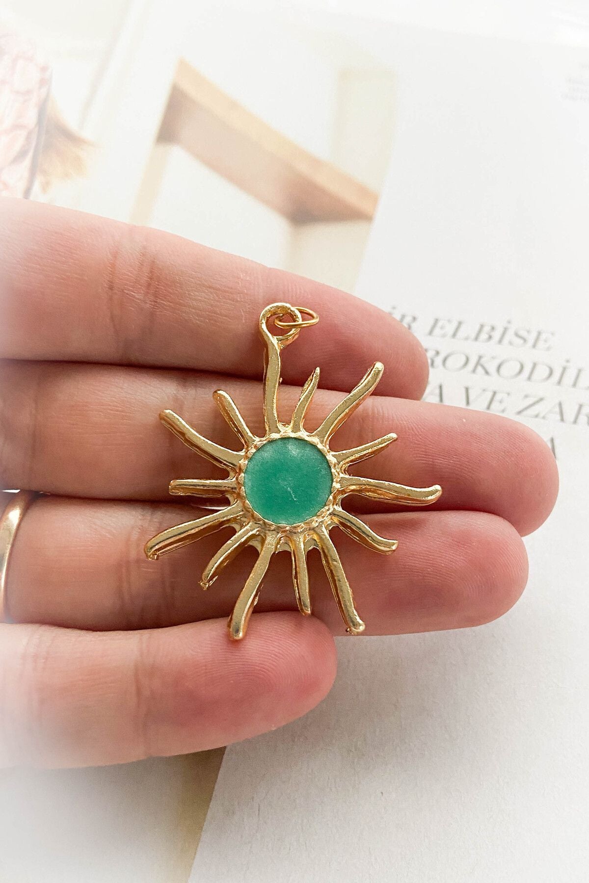 Altın Kaplama Güneş Charm Kolye Ucu / Yeşil