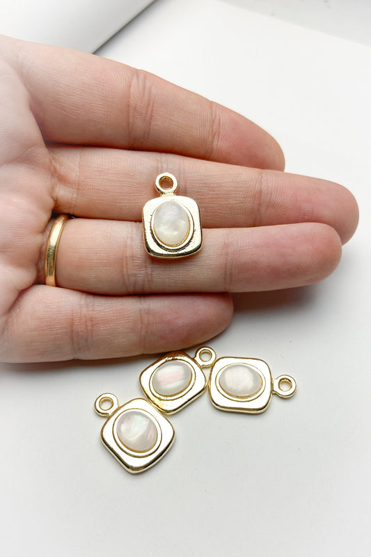 Beyaz Doğal Taşlı Kare Kolye Ucu, Altın Kaplama Kolye Ucu