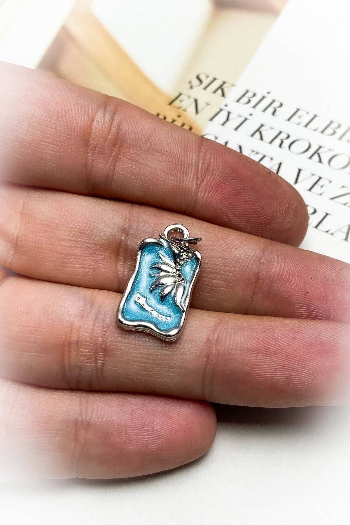 Rodyum Kaplama Mavi Mineli Kolye Ucu